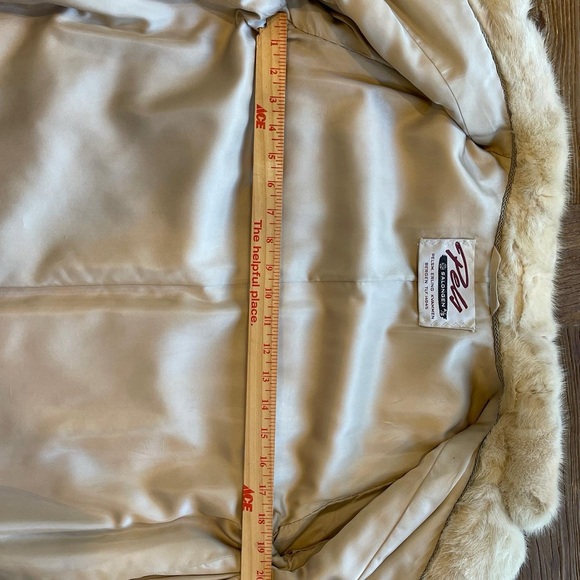 SOLD: Beautiful cool grey/beige textured mink jacket (L) - Picture 5 of 9